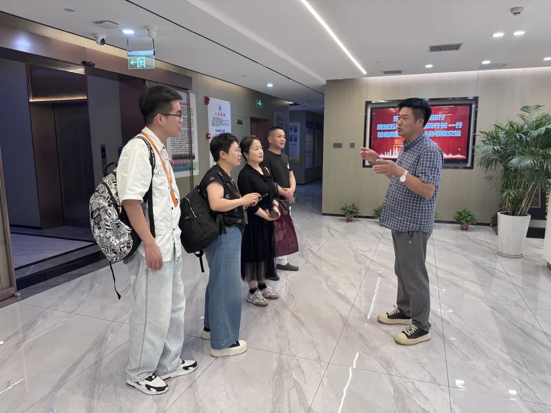 温州银行鹿城五马支行到河南省温州商会走访考察并开展惠企服务