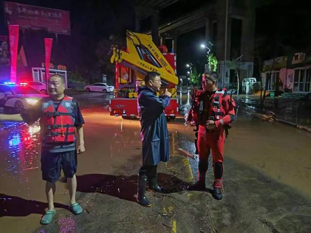 河南省西峡县：党群同心战汛情