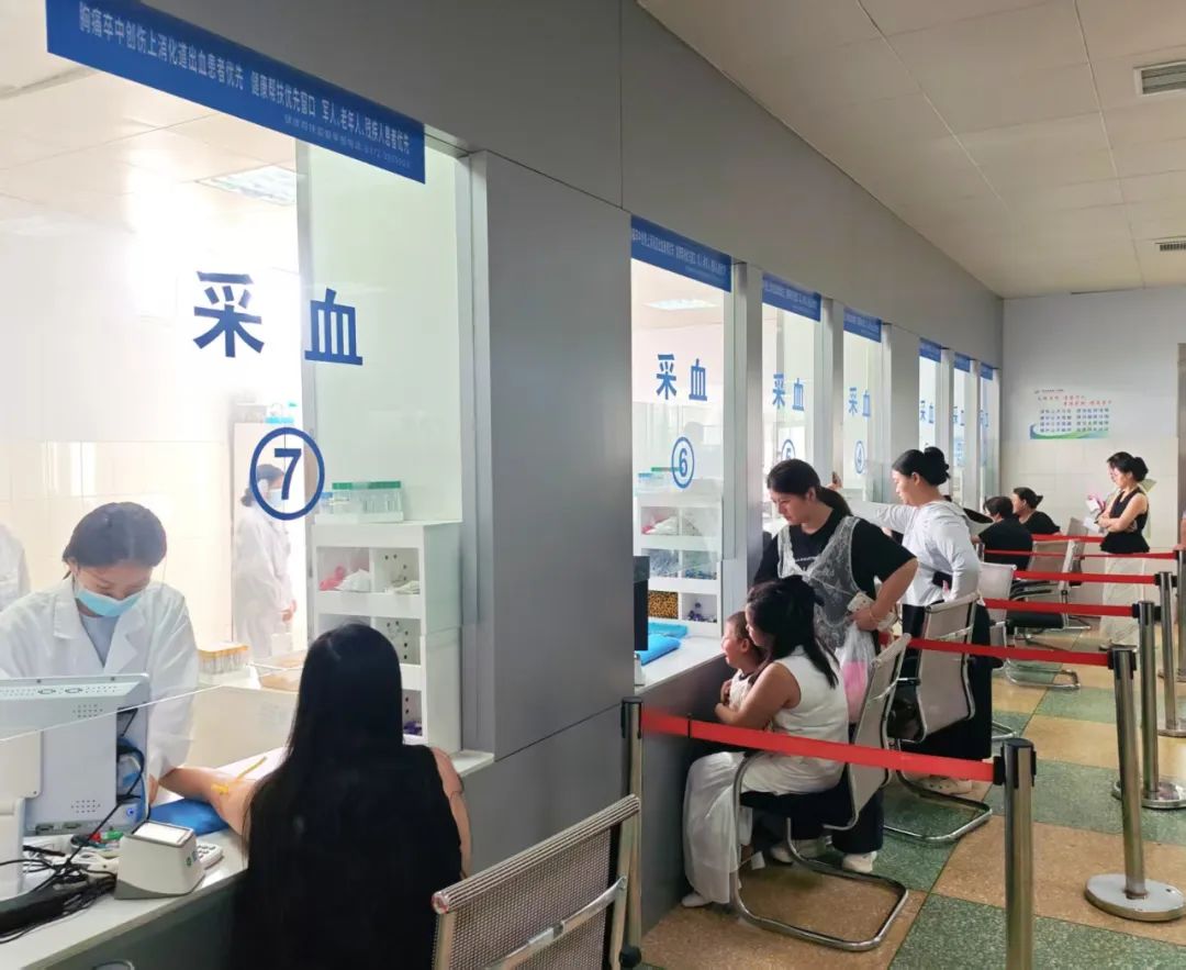 河南省滑县人民医院门诊“焕新”惠民生