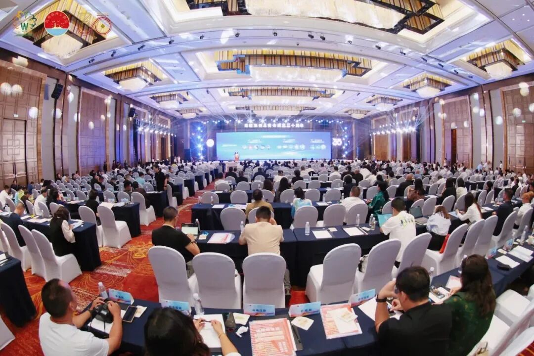 昆明温州总商会隆重举行成立三十周年活动--江义清代表河南省温州商会出席