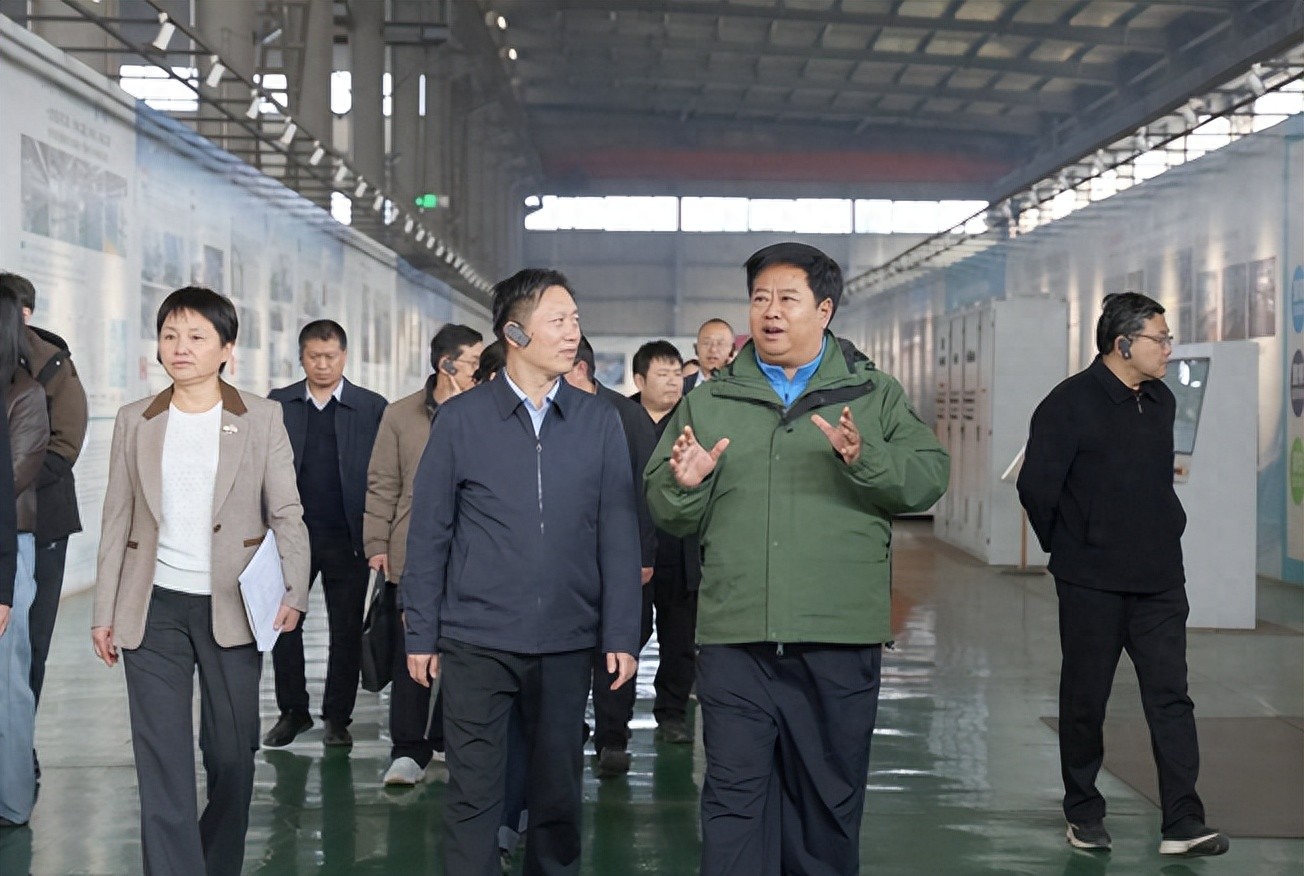 河南省科技厅调研组莅临华泰智能装备集团，调研指导科技成果转化工作