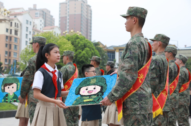 郑州市上街区举行2025年下半年新兵入伍欢送仪式